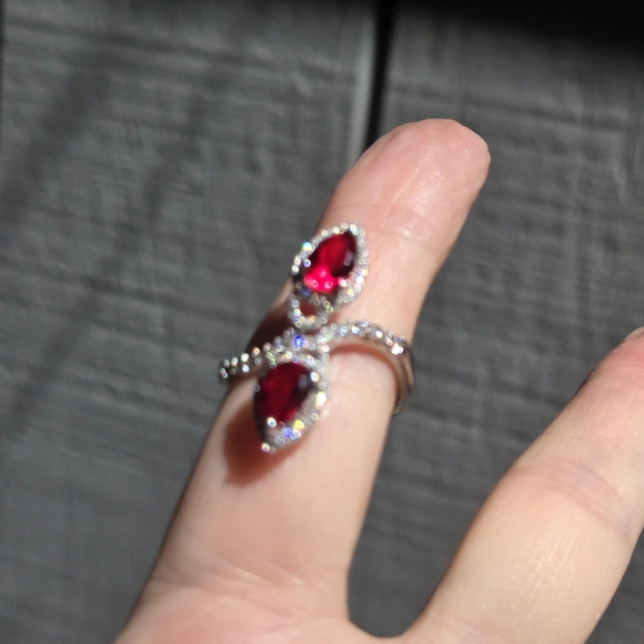 Garnets & white topaz infinity ♾️ ring open size 7.5 adjustable - Picture 11 of 11